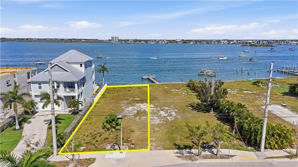 355 Estero BLVD-5
