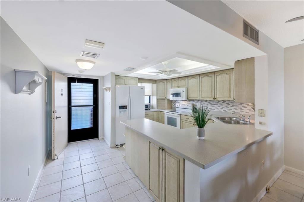 4280 SE 20th PL 703-15