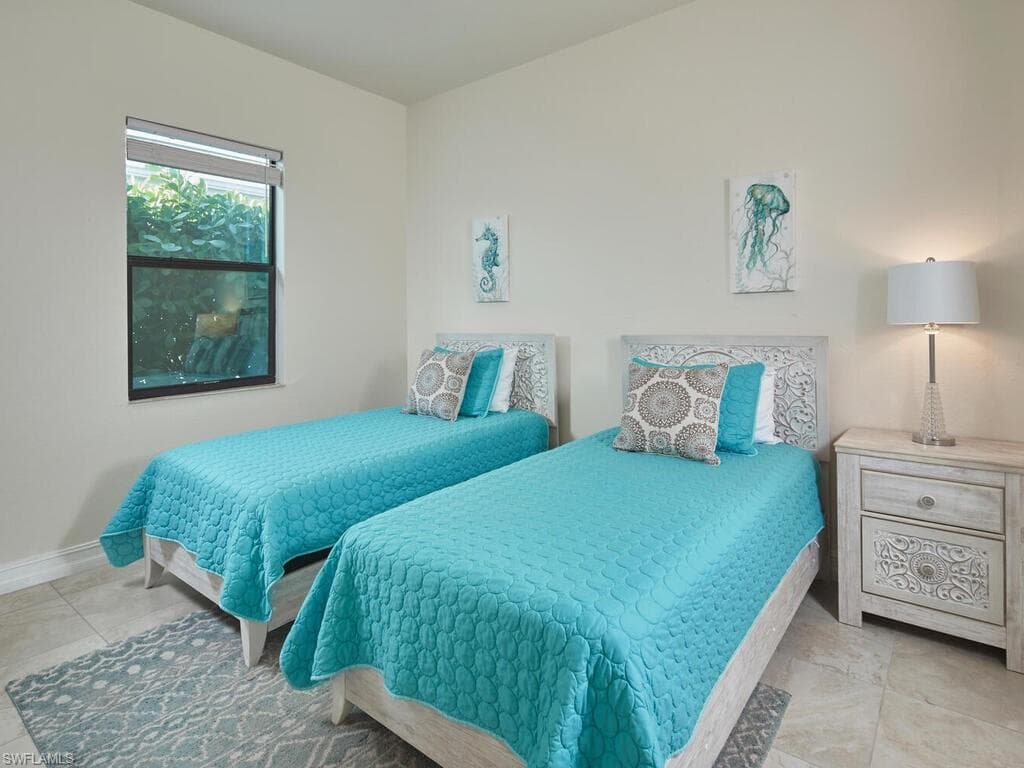 1119 Ridge ST-18