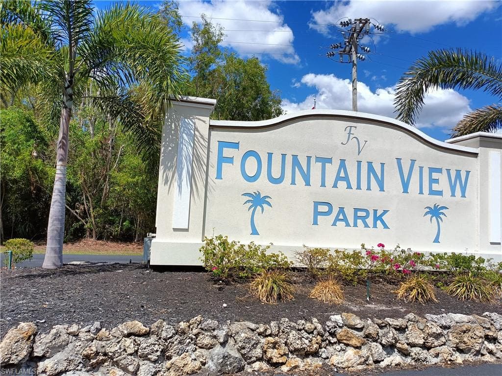6 Fountain View BLVD-2
