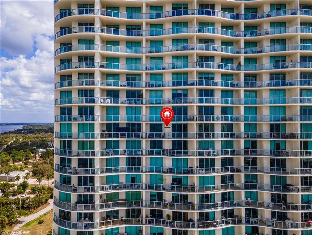 3000 Oasis Grand BLVD 2405-42
