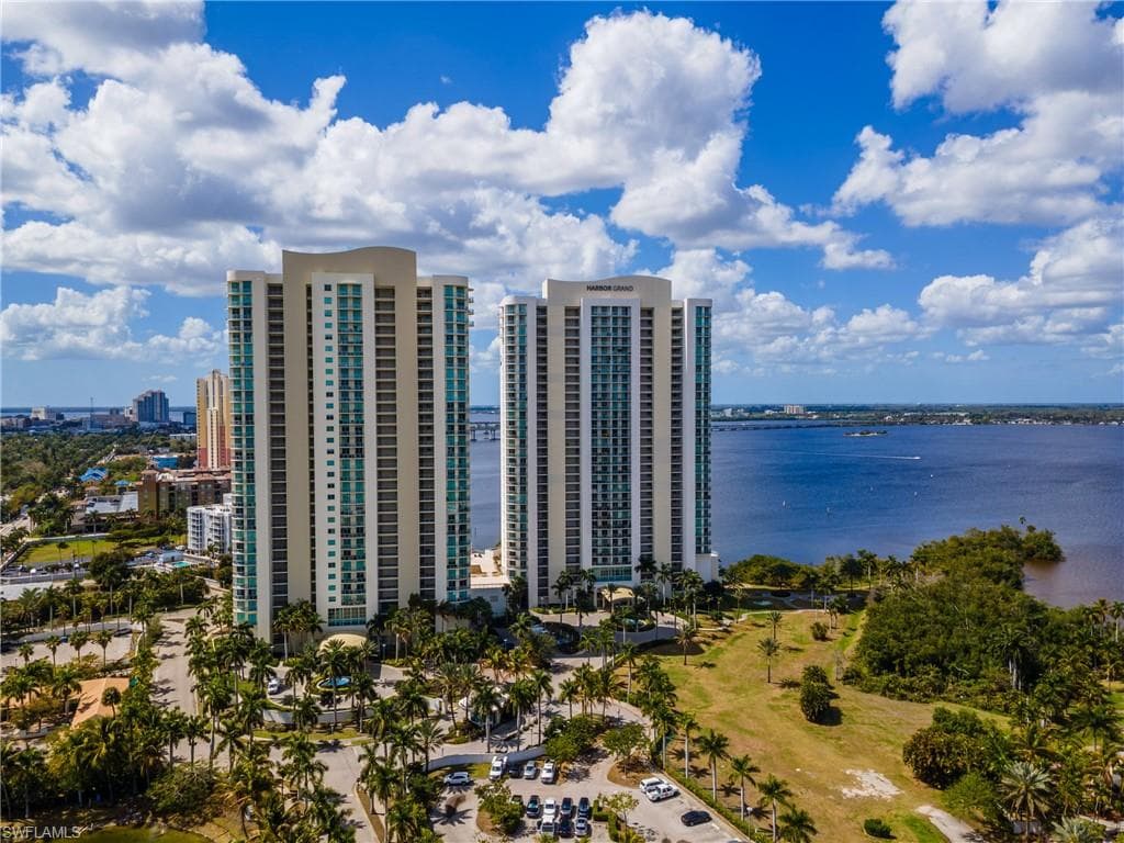 3000 Oasis Grand BLVD 2405-3