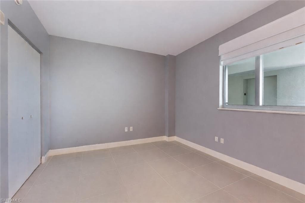 3000 Oasis Grand BLVD 2405-20