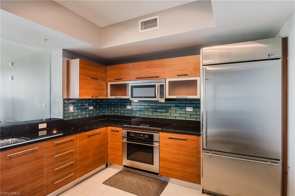 3000 Oasis Grand BLVD 2405-9