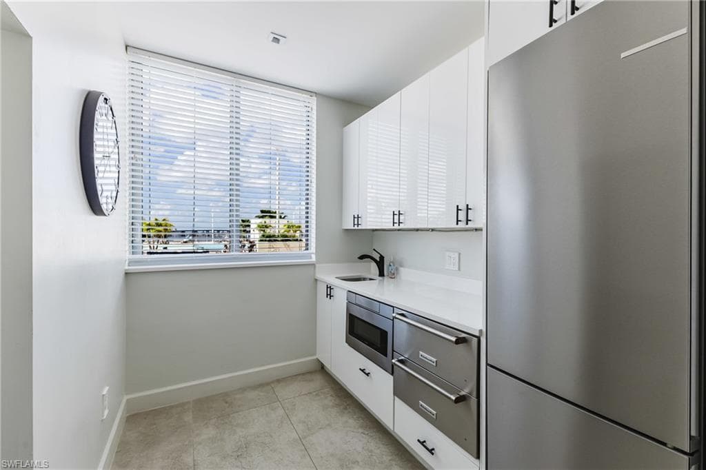 3000 Oasis Grand BLVD 2405-38