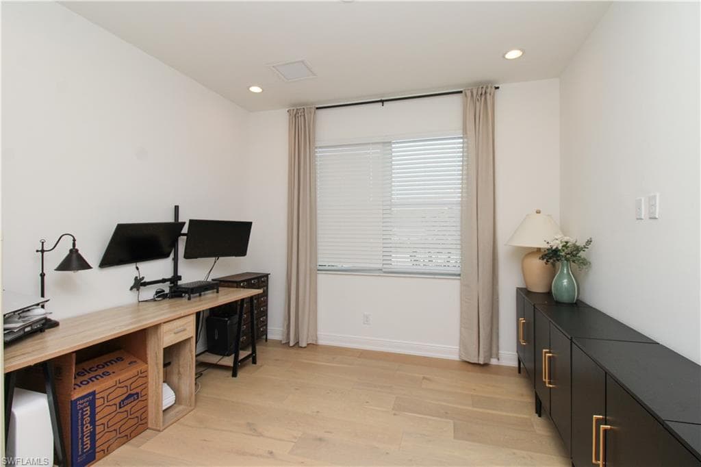 9241 Cayman DR-26