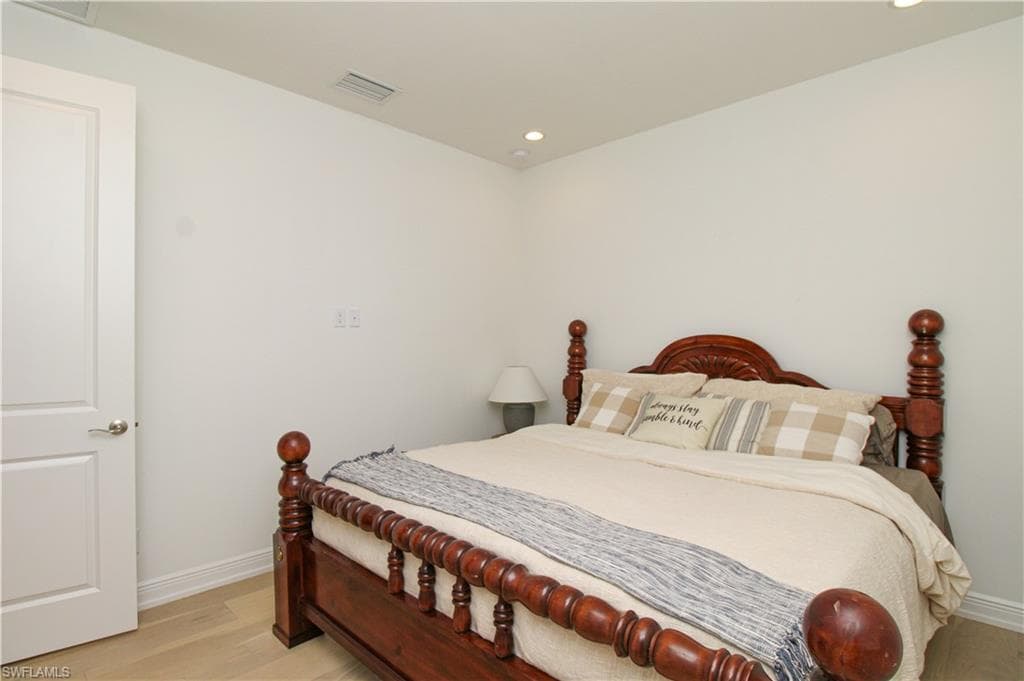 9241 Cayman DR-32