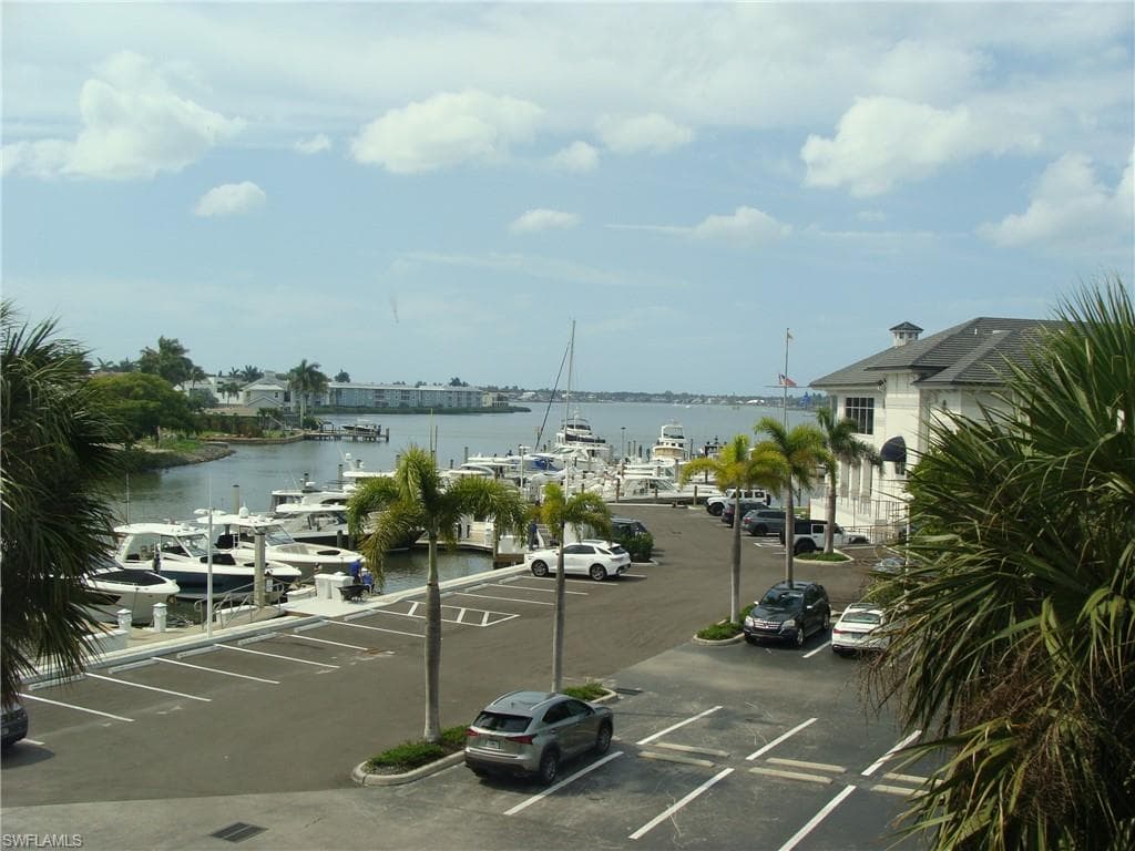 807 River Point DR 201D-28