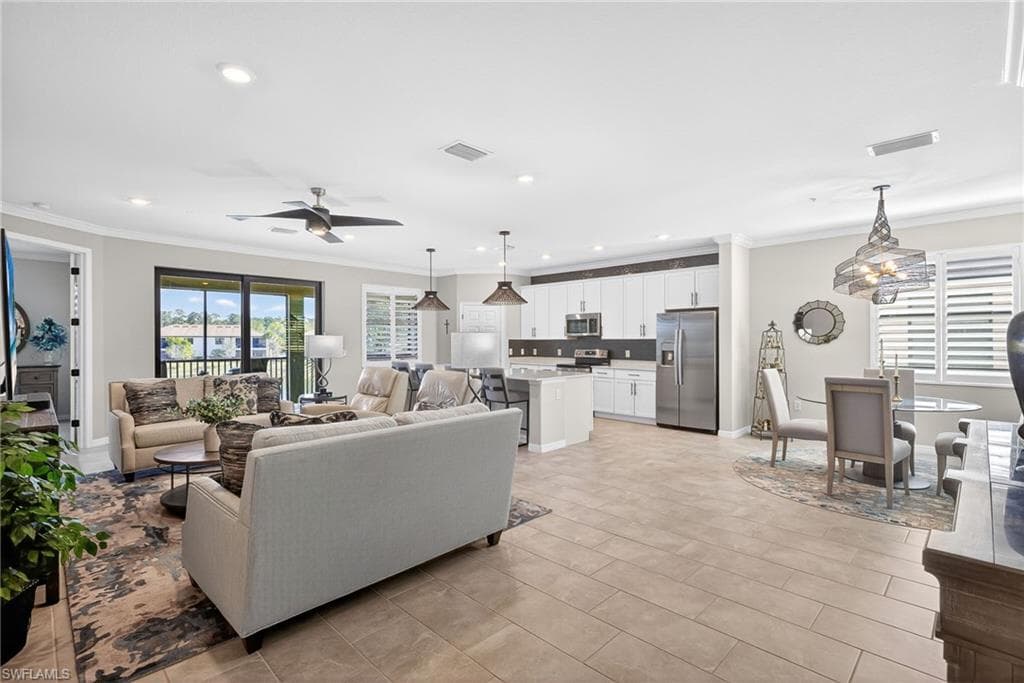 2387 Anguilla DR 202-4