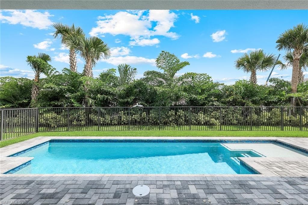 2741 Durham CIR-7