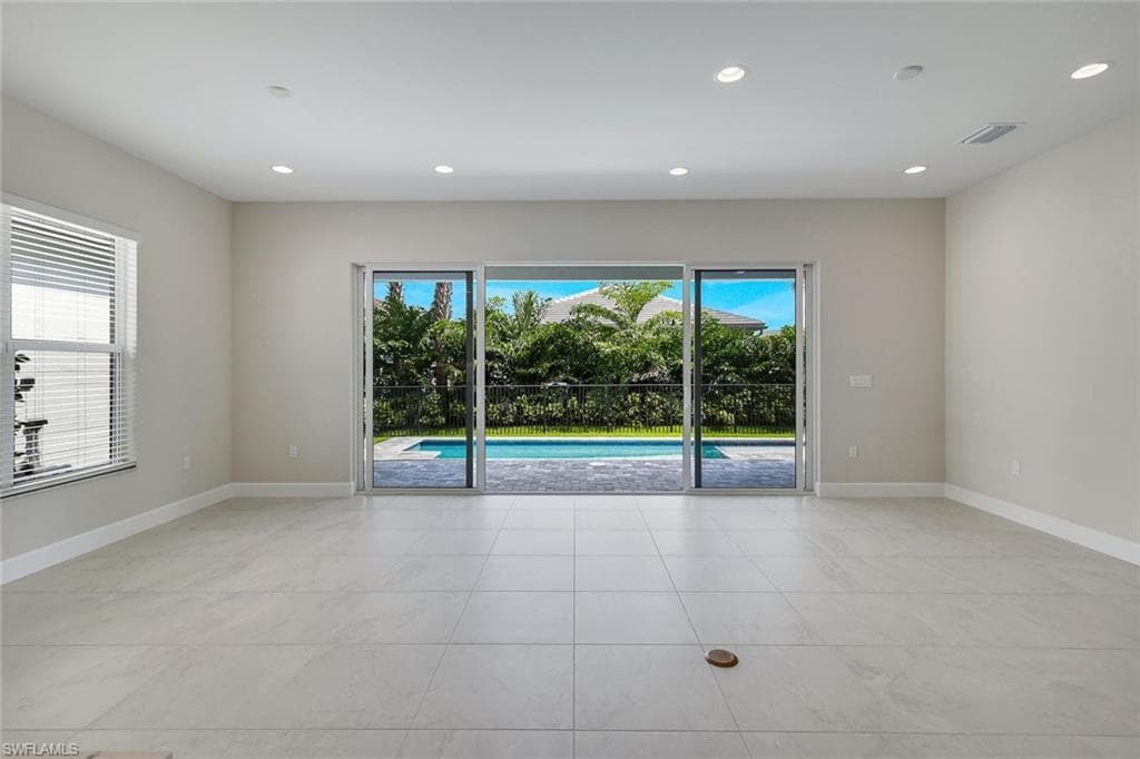 2741 Durham CIR-9