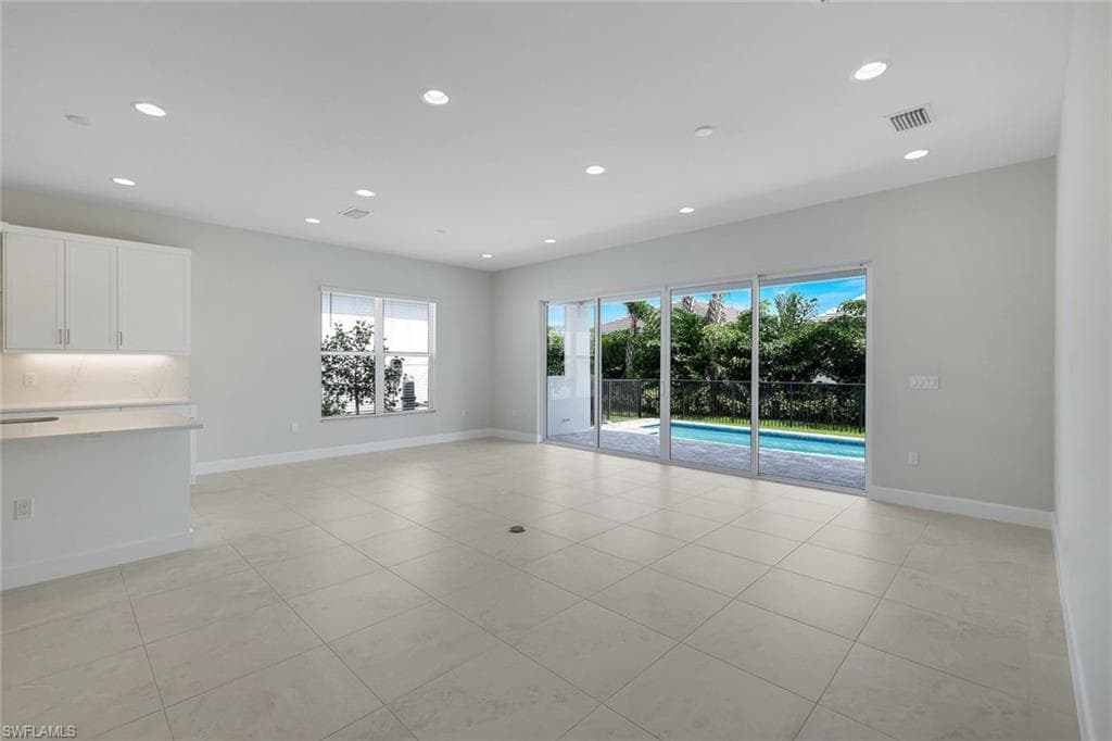 2741 Durham CIR-10
