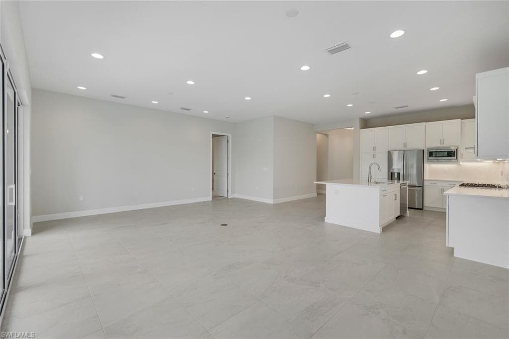 2741 Durham CIR-11