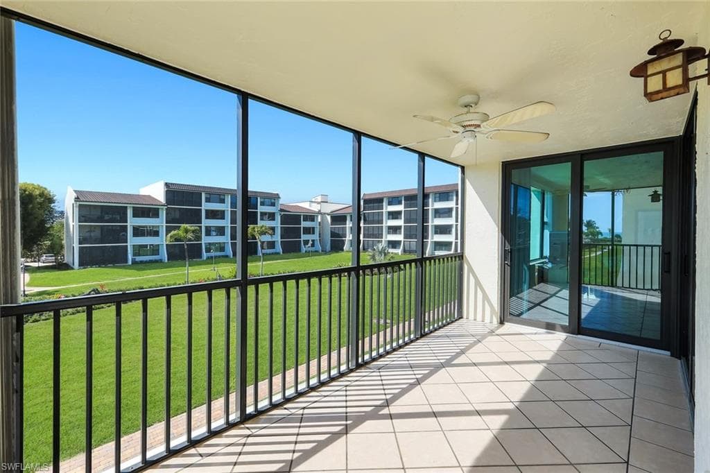 979 E Gulf DR D452-4