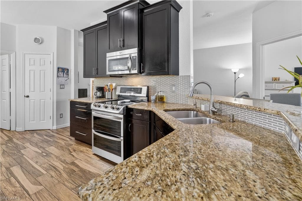 9689 Pineapple Preserve CT-3