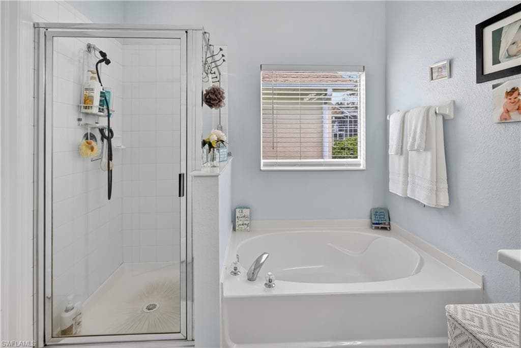 9689 Pineapple Preserve CT-21