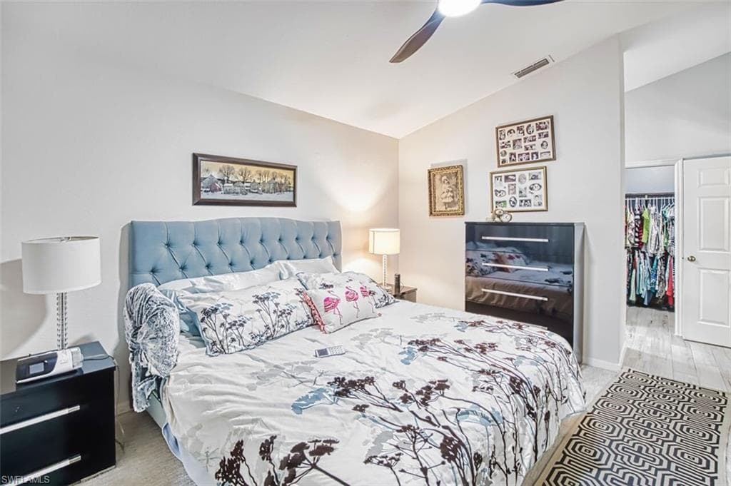 9917 Las Casas DR-23