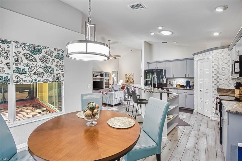9917 Las Casas DR-13