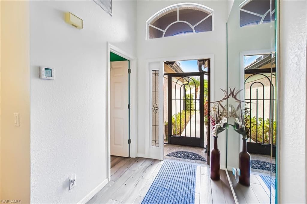 9917 Las Casas DR-8
