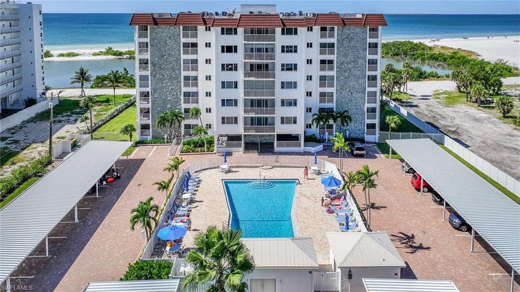 6900 Estero BLVD 108-1