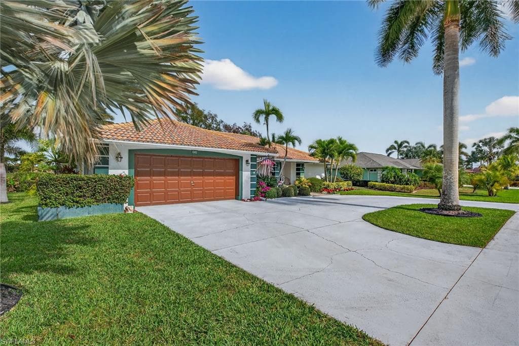 681 Saint Andrews BLVD-20