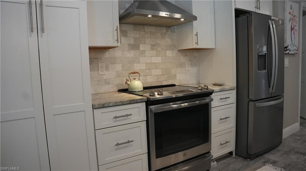 13226 Winsford LN-9