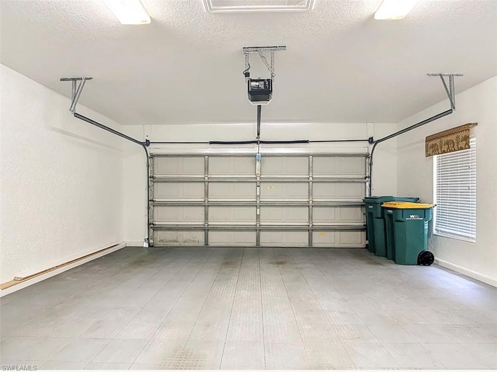 615 Soliel DR-39