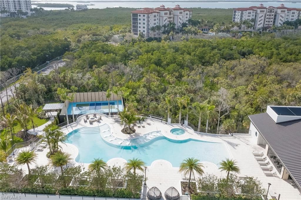 4810 Pelican Colony BLVD 704-26