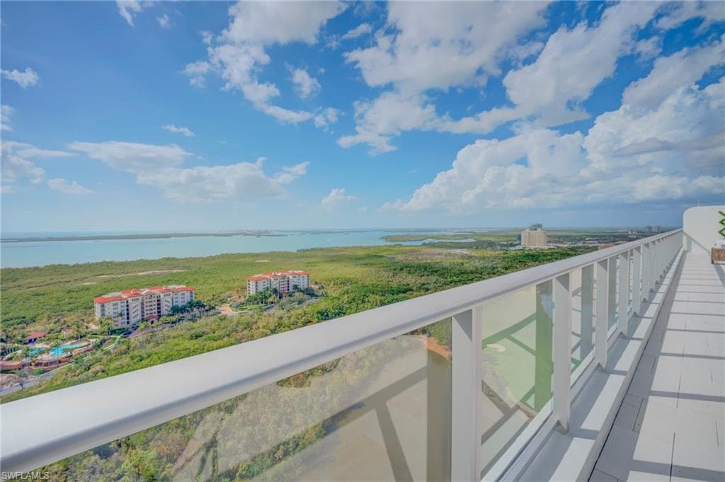 4810 Pelican Colony BLVD 704-3