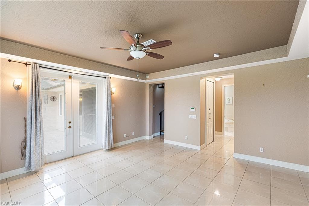 11913 Princess Grace CT-23