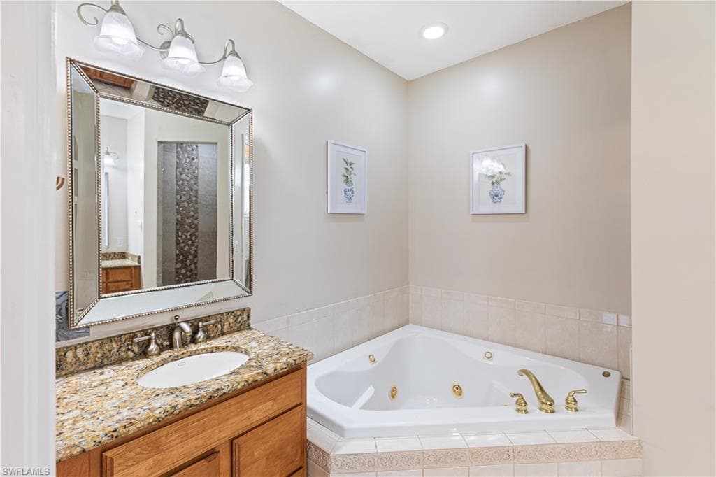 11913 Princess Grace CT-27