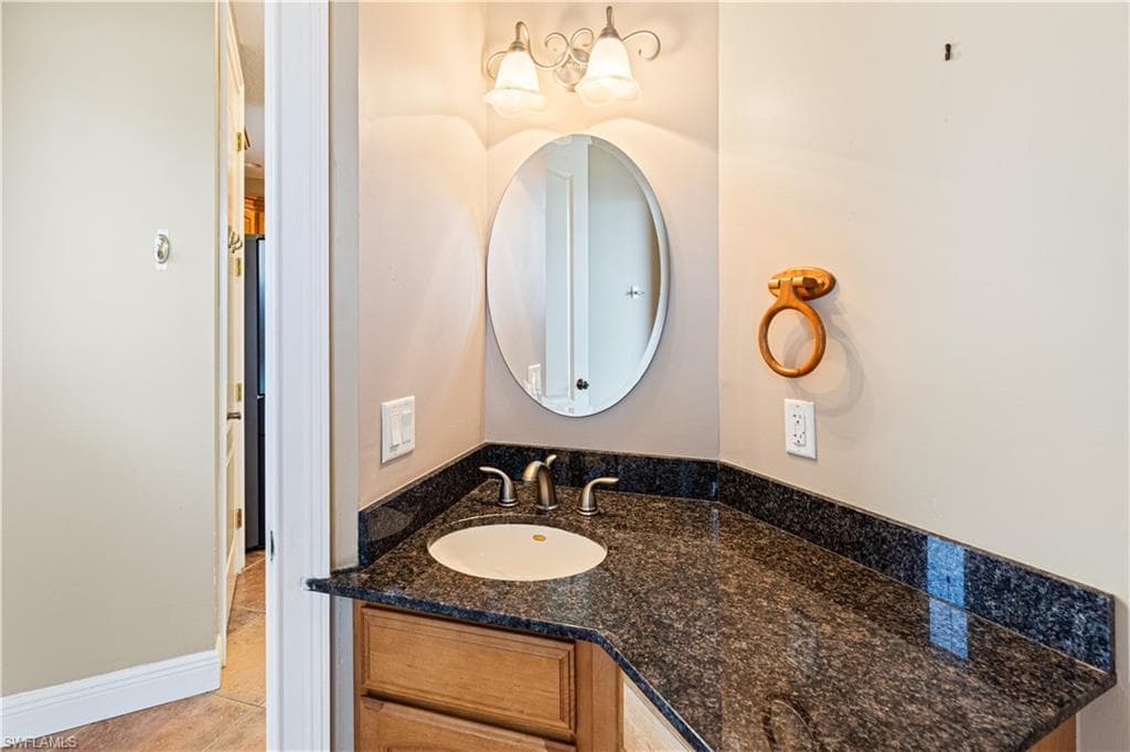 11913 Princess Grace CT-20