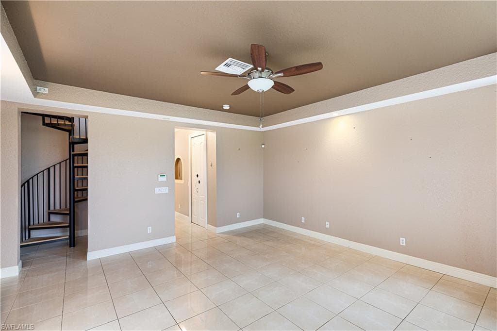 11913 Princess Grace CT-24