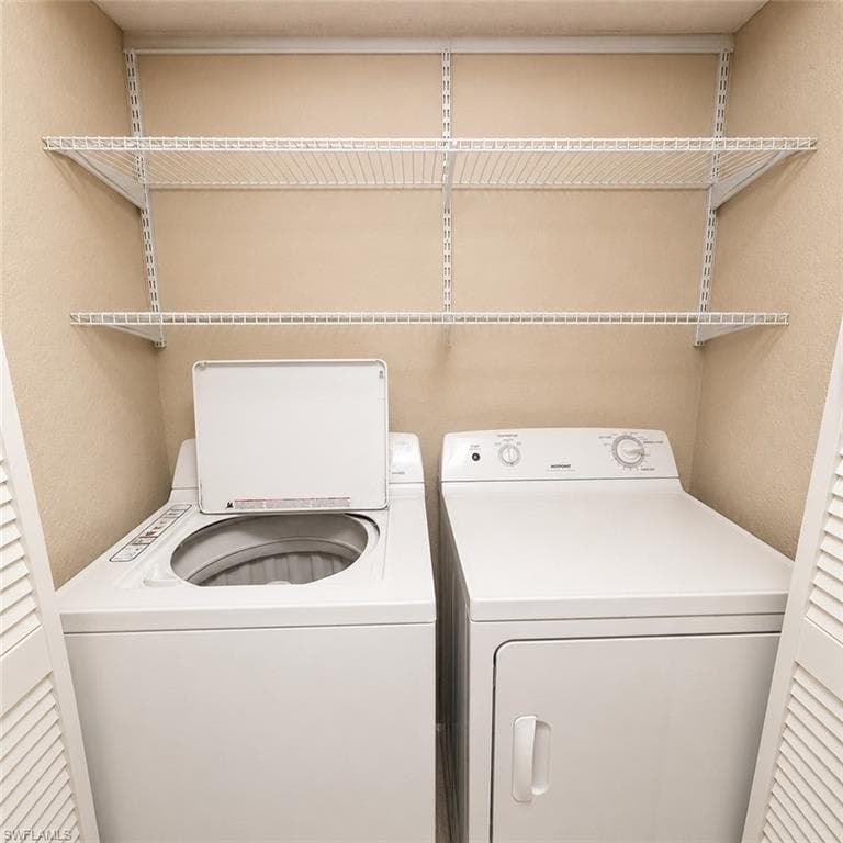 2264 Winkler AVE 202-23