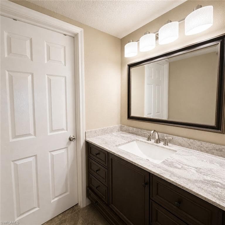 2264 Winkler AVE 202-17