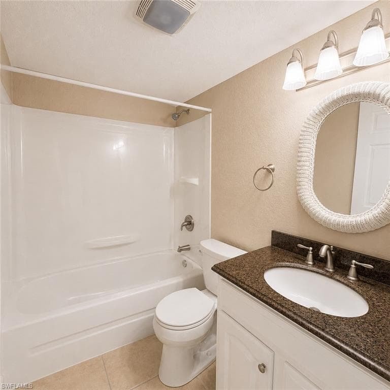 2264 Winkler AVE 202-25
