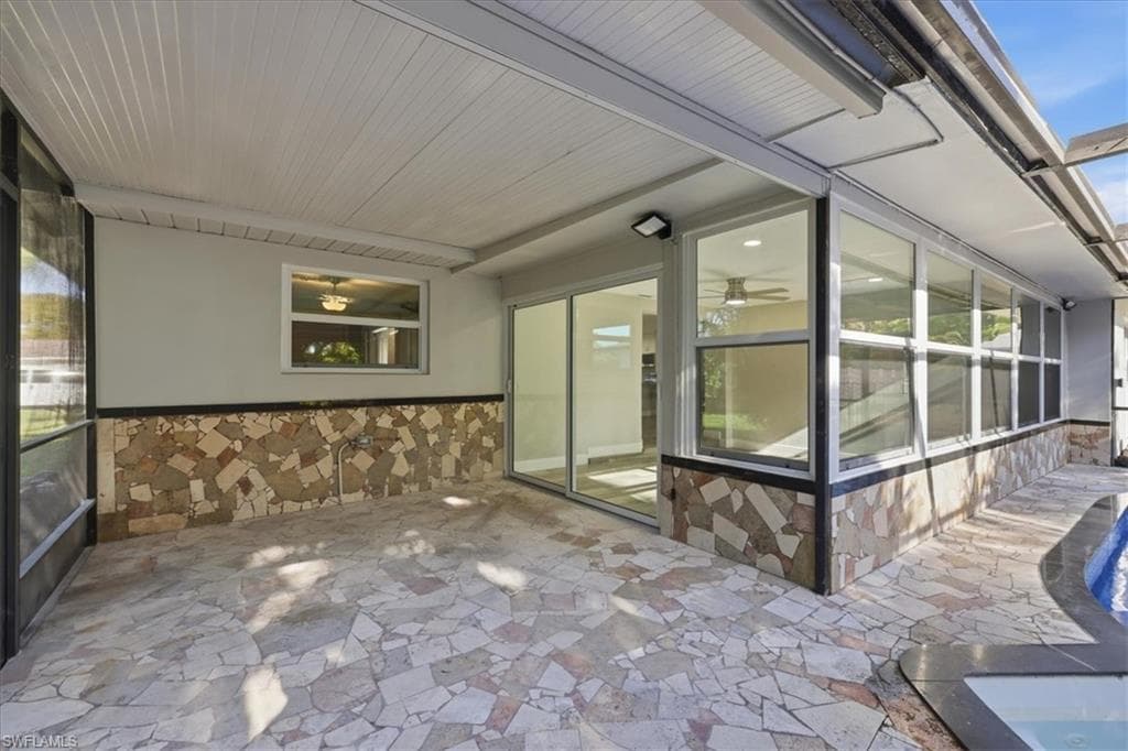 5051 Fairfield DR-27