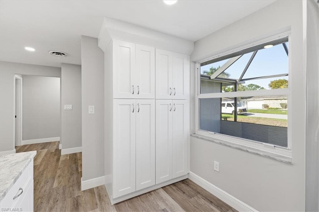 5051 Fairfield DR-13