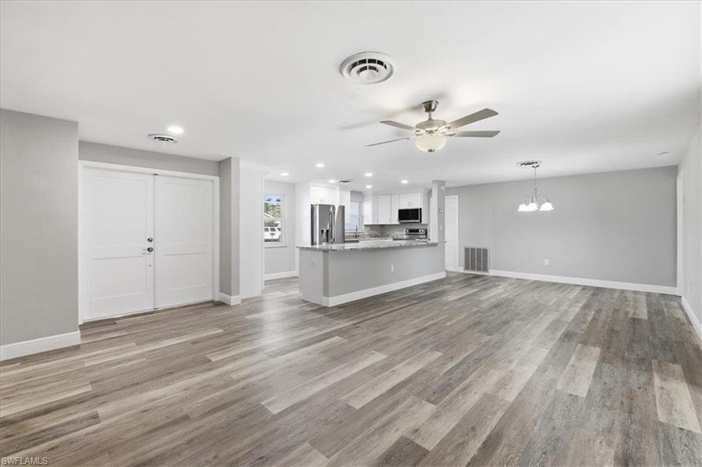5051 Fairfield DR-3