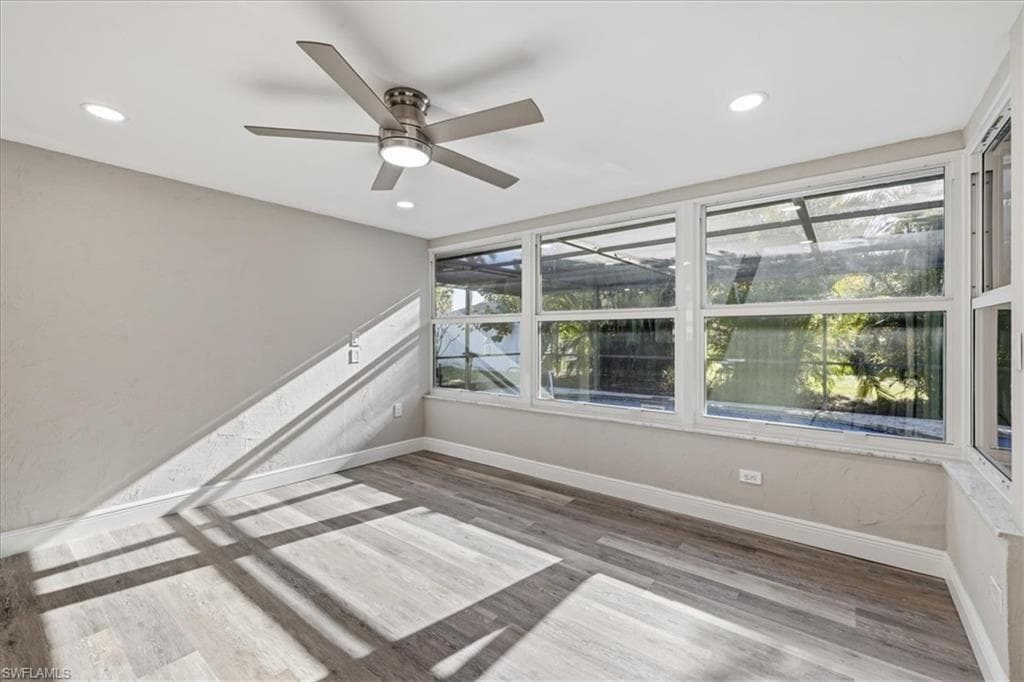 5051 Fairfield DR-25