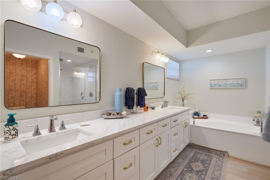 14250 Royal Harbour CT 818-18