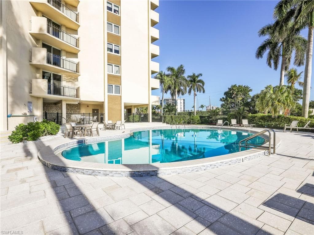 2150 Gulf Shore BLVD N 407-26