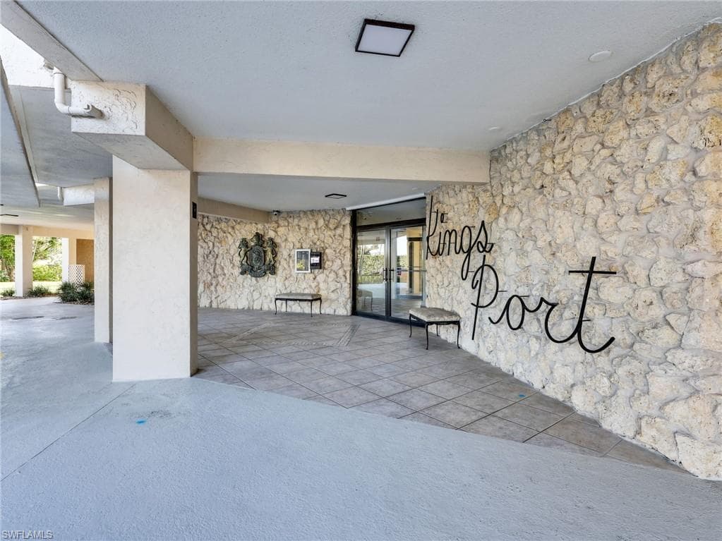 2150 Gulf Shore BLVD N 407-4