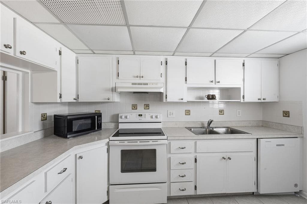 1318 Myerlee Country Club BLVD 3-22