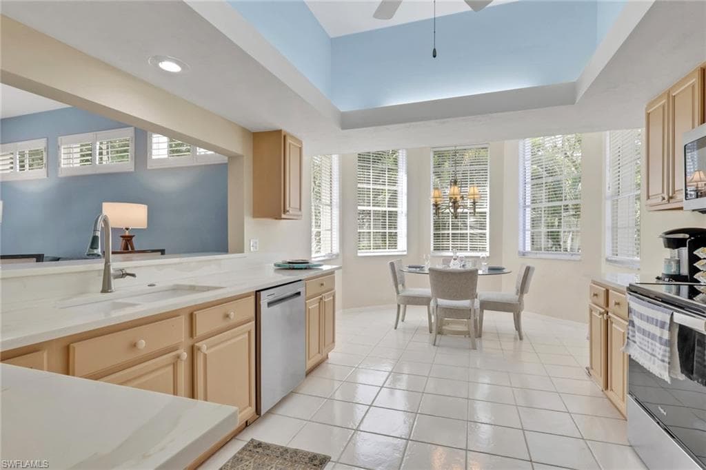 15116 Royal Fern CT B200-8