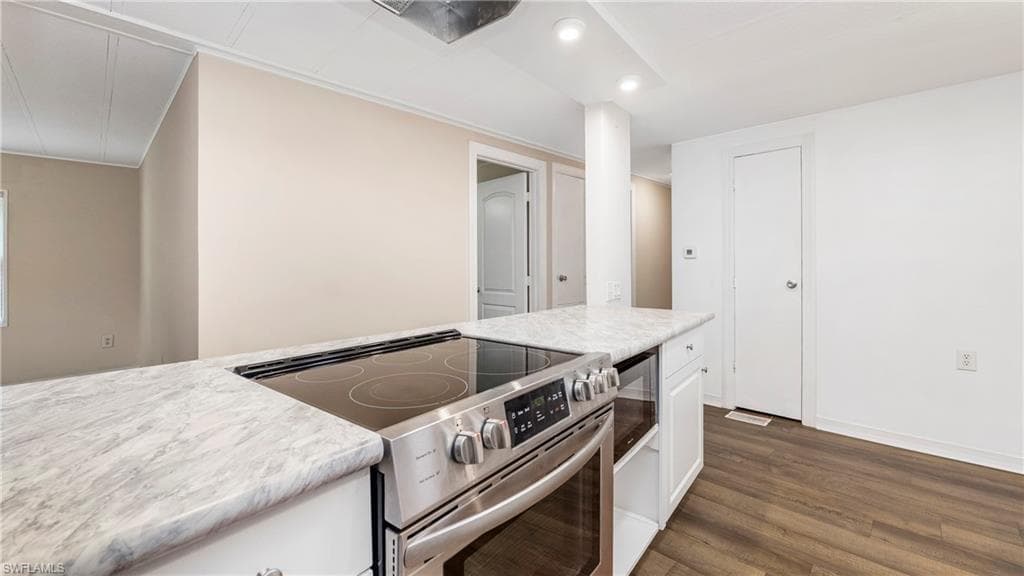 851 Manatee RD-11