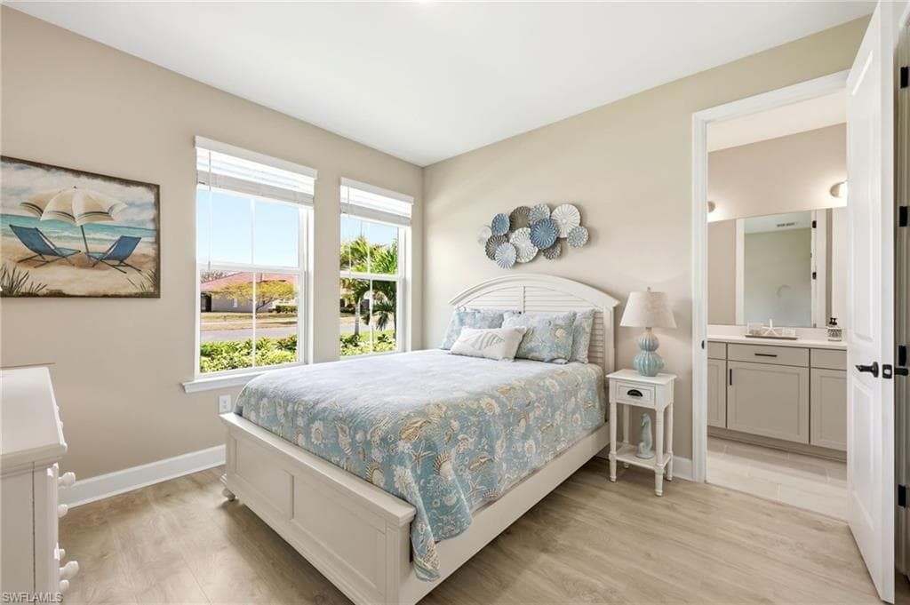 2094 Grove DR-15
