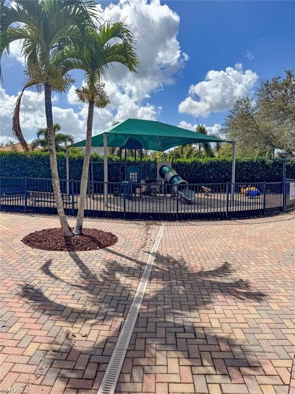 2094 Grove DR-39