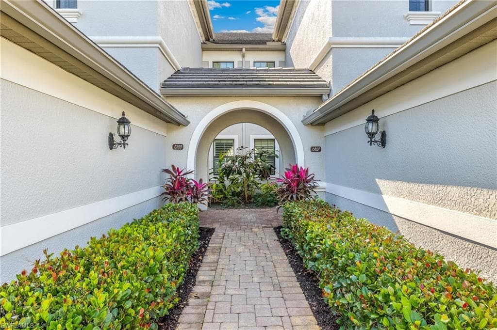 12058 Covent Garden CT 1203-1