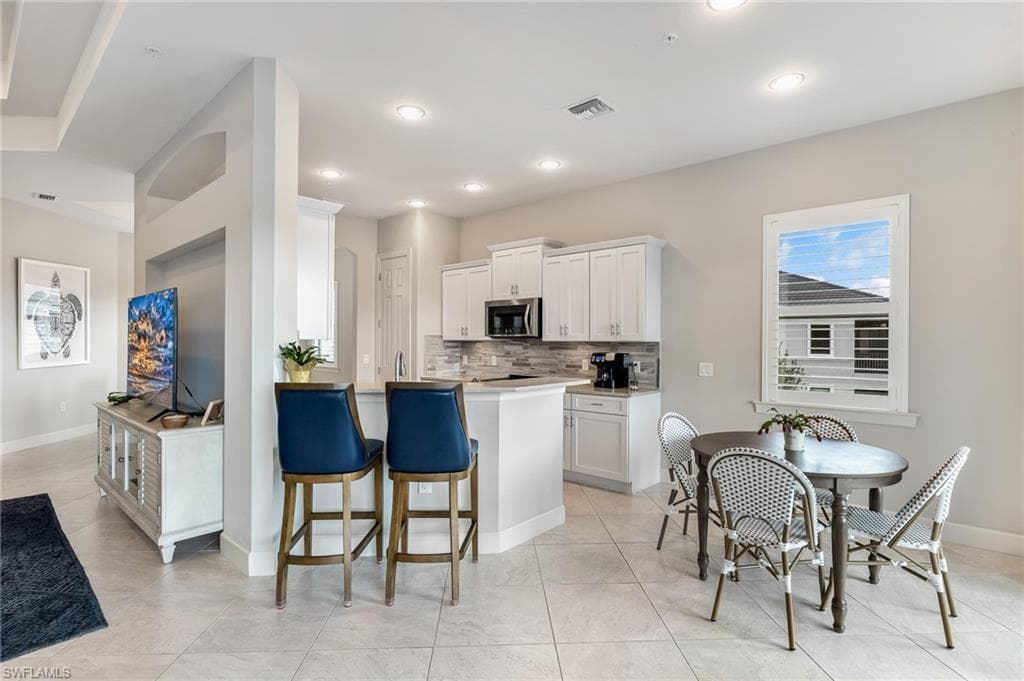 12058 Covent Garden CT 1203-8